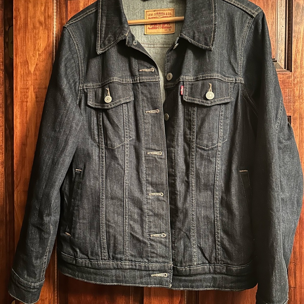 Ladies Levi’s Jean jacket. Perfect condition 1X